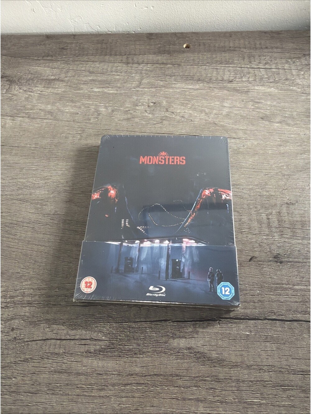 Monsters (2010) Limited Edition Blu-ray Steelbook - By Gareth Edwards *REGION B*